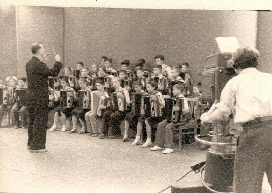 Выступление на телевидении оркестра баянистов М.Ф. Внукова, 1960 г.